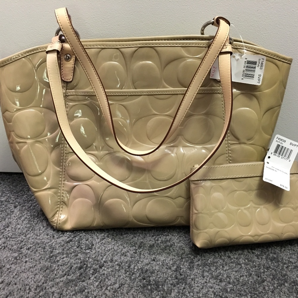 NWT - COACH bag with matching wristlet